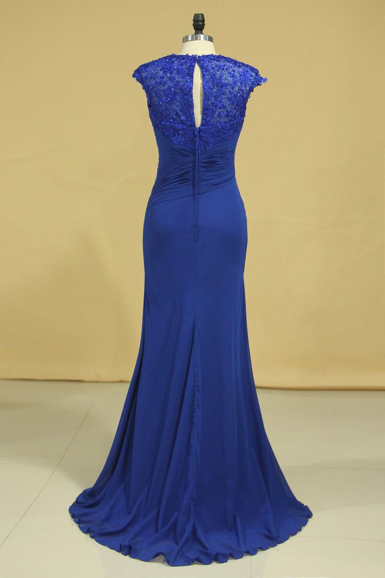 2024 Hot V Neck Mother Of The Bride Dresses Dark Royal Blue Sweep Train With Ruffle Cap Sleeves