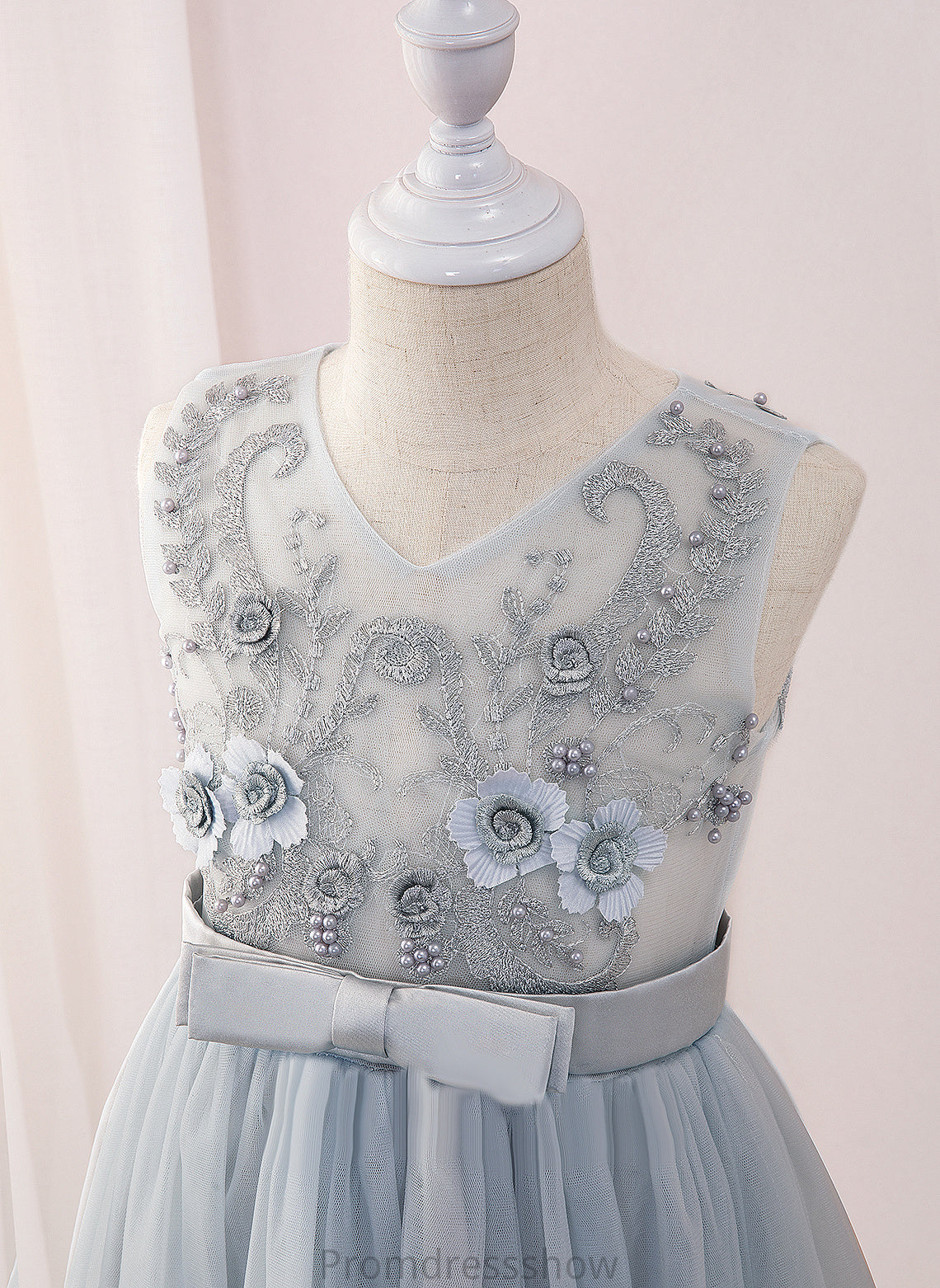 Beading/Flower(s) Flower Girl Dresses With Flower Sleeveless Floor-length Monica Dress - A-Line Tulle/Lace V-neck Girl