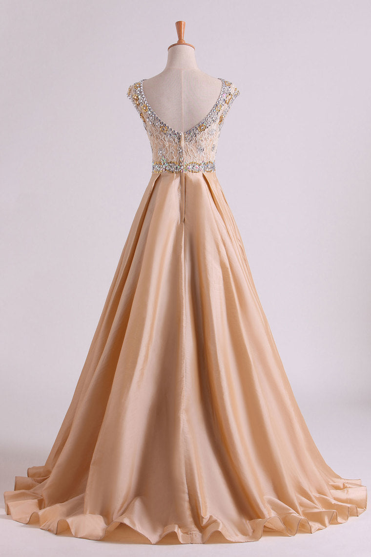2023 Prom Dresses Bateau Ball Gown Lace Bodice With Long Taffeta Skirt Sweep Train