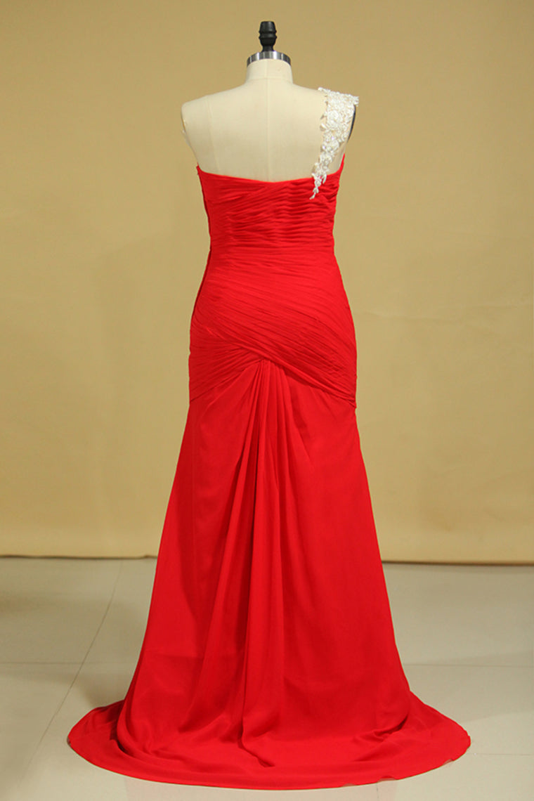 2024 Red One Shoulder Pleated Bodice Sheath Evening Dress Chiffon With Applique